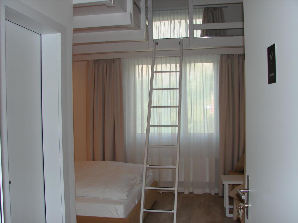Hotel Restaurant Flaschen Albinen Chambre photo
